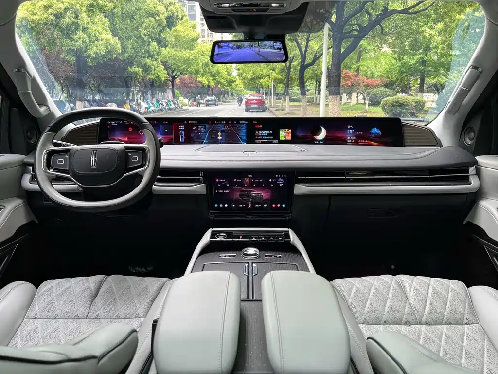 Lincoln Lincoln Navigator L 2025 3.5T President Edition 2025 - thumbnail 4