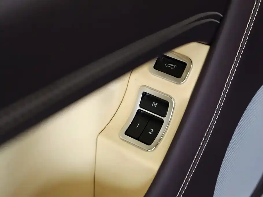 Bentley Bentayga 2018 4.0T V8 2020 - thumbnail 14