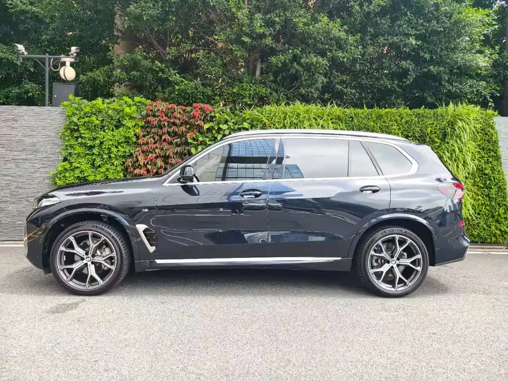 BMW BMW X5 2023 xDrive 30Li Exclusive Edition M Sport Package 2024 - thumbnail 3
