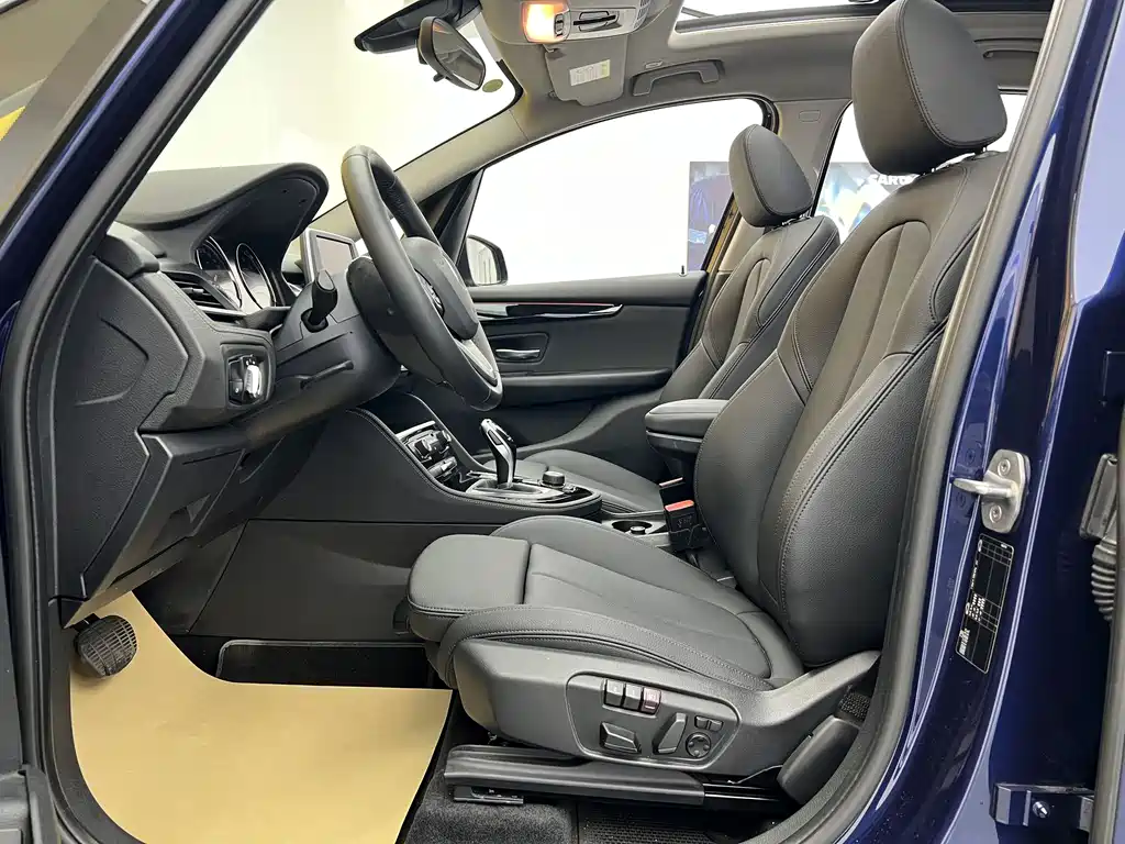 BMW BMW 2 Series Gran Tourer 2019 220i Leading Edition 2019 - thumbnail 6