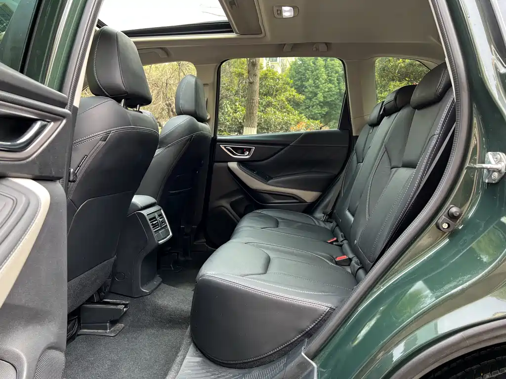 Subaru Subaru Forester 2022 2.0i AWD Luxury Edition EyeSight 2022 - thumbnail 9