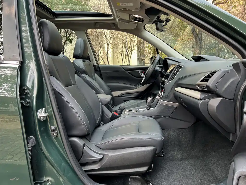 Subaru Subaru Forester 2022 2.0i AWD Luxury Edition EyeSight 2022 - thumbnail 10