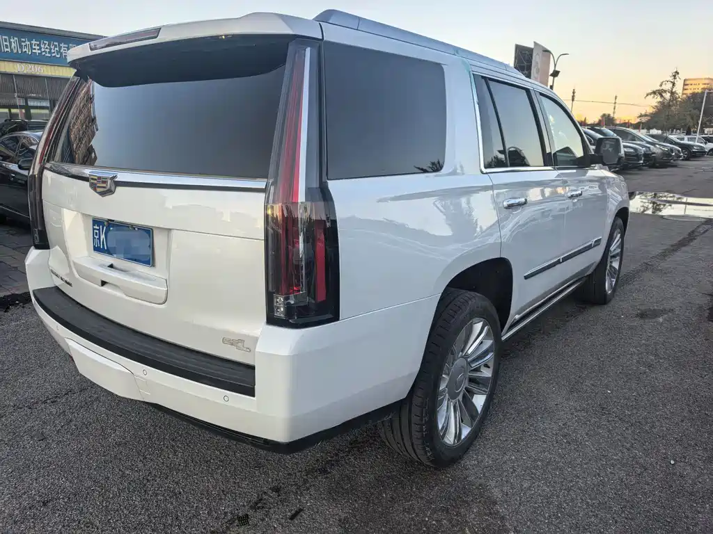 Cadillac Cadillac Escalade ESV Platinum 2017 - thumbnail 3