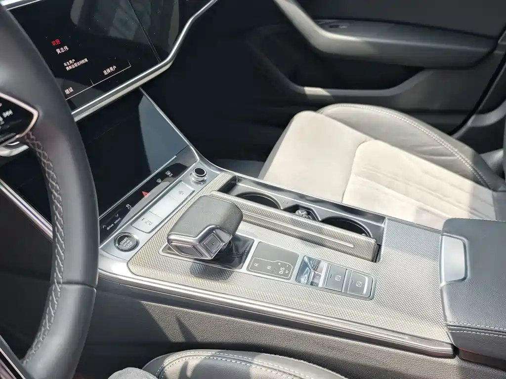 Audi Audi A6L 2023 Facelift 45 TFSI Quattro Dynamic Selection 2023 - thumbnail 18