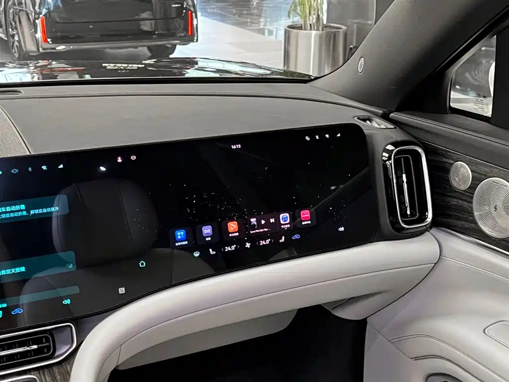 AITO AITO M9 2025 EREV Max Edition 52kWh 6-Seater (192-line LiDAR) 2025 - thumbnail 17