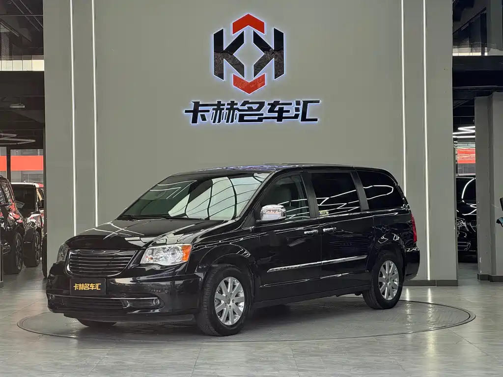 Chrysler Chrysler Grand Voyager 2014 3.6L Comfort Edition 2016 - thumbnail 3
