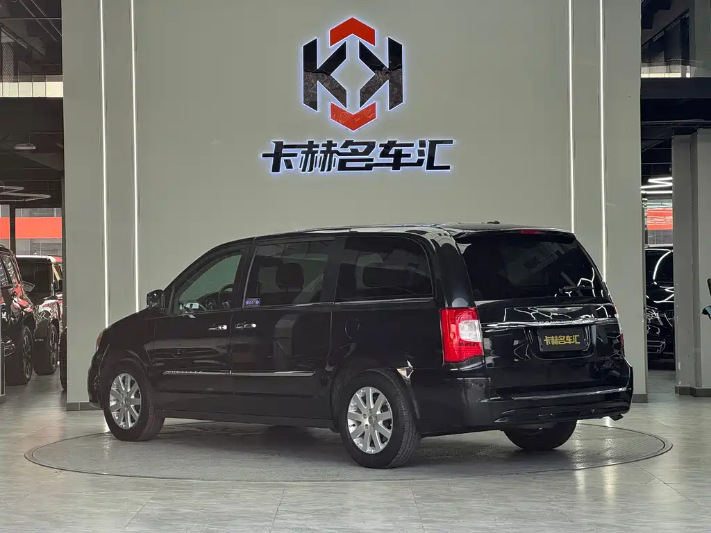 Chrysler Chrysler Grand Voyager 2014 3.6L Comfort Edition 2016 - thumbnail 5