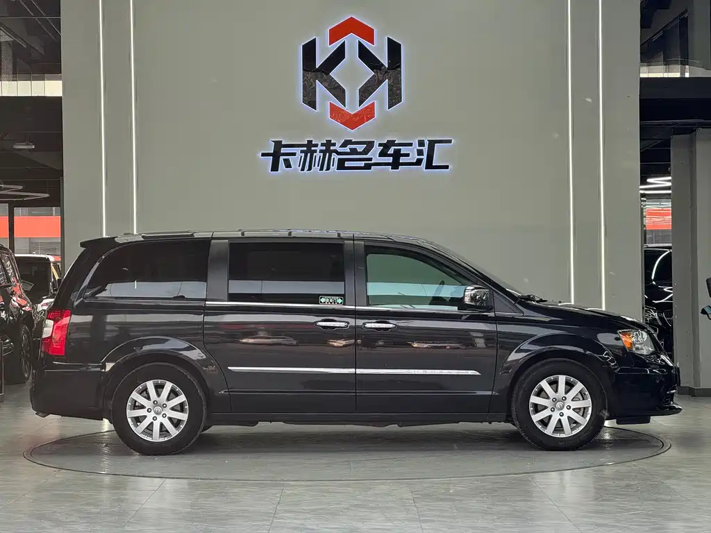 Chrysler Chrysler Grand Voyager 2014 3.6L Comfort Edition 2016 - thumbnail 7