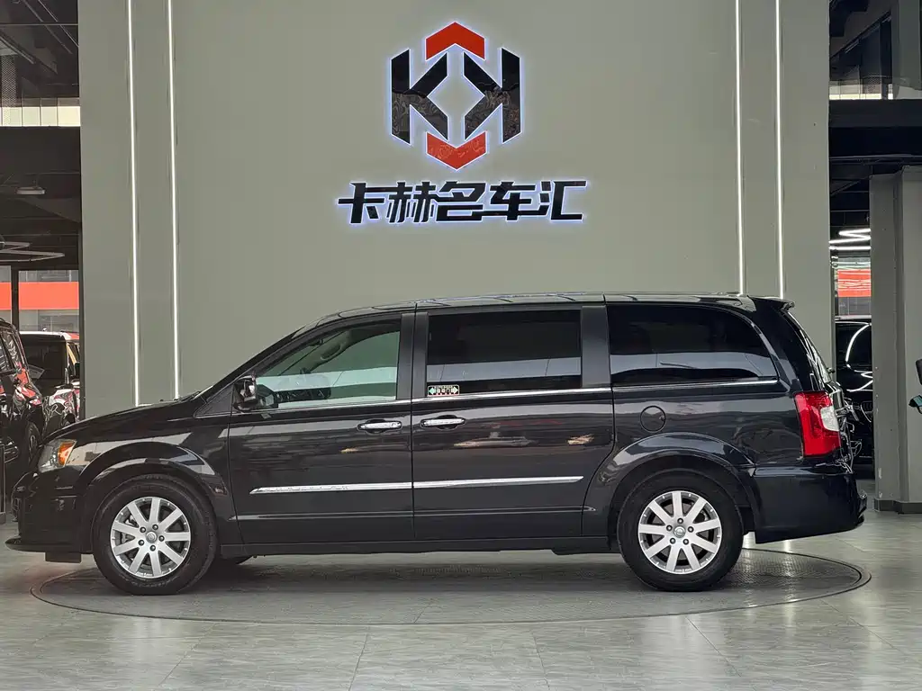 Chrysler Chrysler Grand Voyager 2014 3.6L Comfort Edition 2016 - thumbnail 8