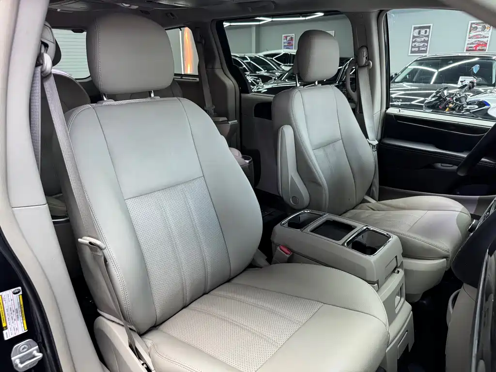 Chrysler Chrysler Grand Voyager 2014 3.6L Comfort Edition 2016 - thumbnail 13