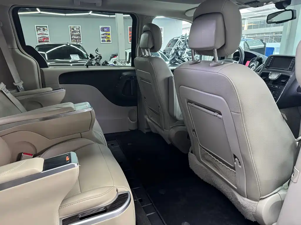 Chrysler Chrysler Grand Voyager 2014 3.6L Comfort Edition 2016 - thumbnail 15