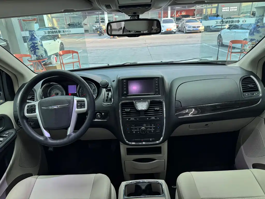 Chrysler Chrysler Grand Voyager 2014 3.6L Comfort Edition 2016 - thumbnail 17