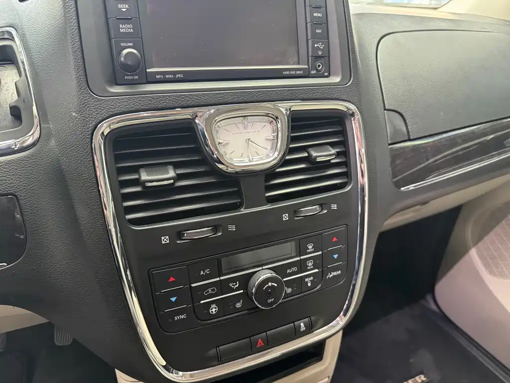 Chrysler Chrysler Grand Voyager 2014 3.6L Comfort Edition 2016 - thumbnail 19