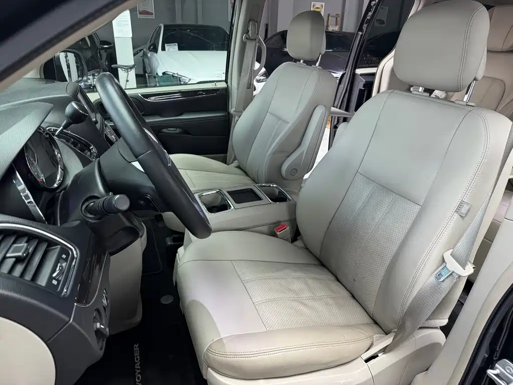 Chrysler Chrysler Grand Voyager 2014 3.6L Comfort Edition 2016 - thumbnail 20