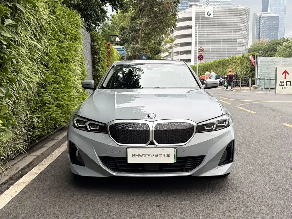 BMW BMW i3 2025 eDrive 35 L 2024 - thumbnail 2
