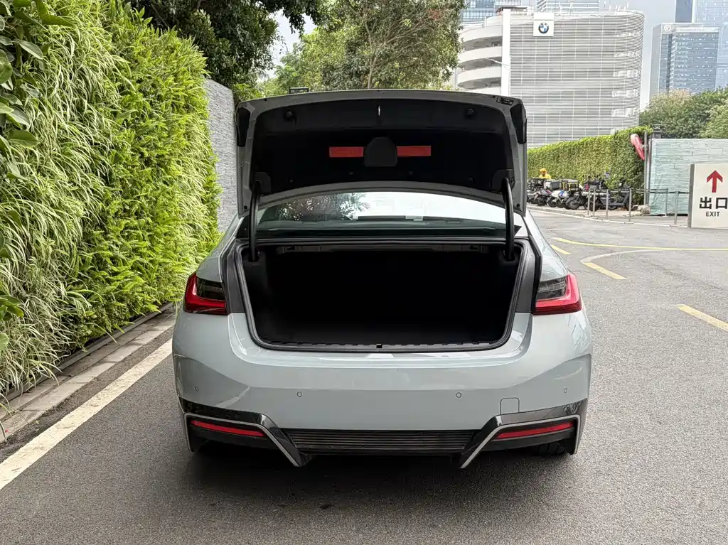 BMW BMW i3 2025 eDrive 35 L 2024 - thumbnail 8