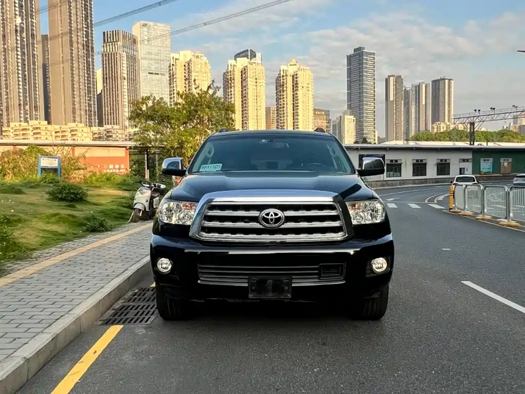 Toyota Toyota Sequoia 2010 5.7 Platinum 2014 - thumbnail 2