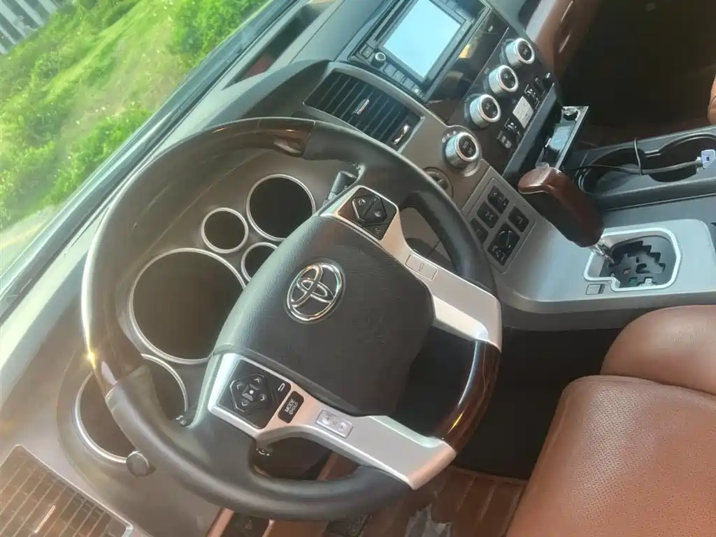 Toyota Toyota Sequoia 2010 5.7 Platinum 2014 - thumbnail 6
