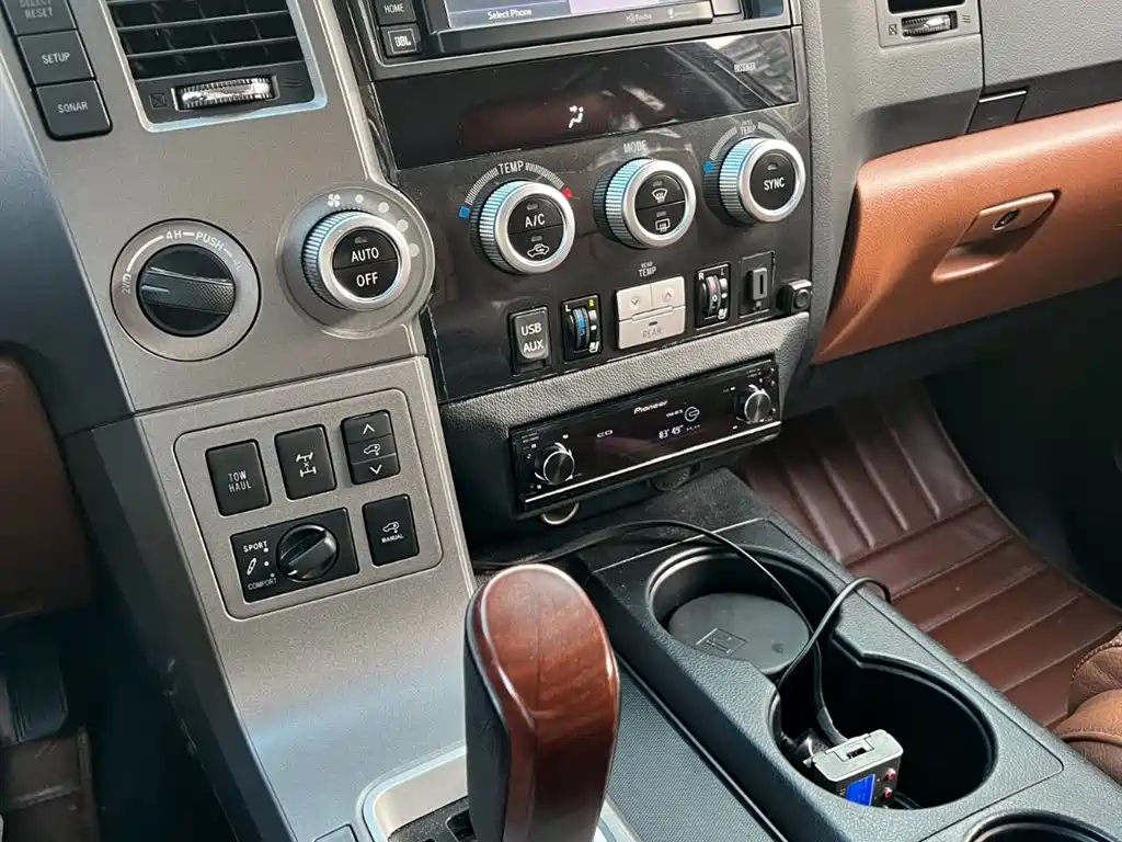 Toyota Toyota Sequoia 2010 5.7 Platinum 2014 - thumbnail 7