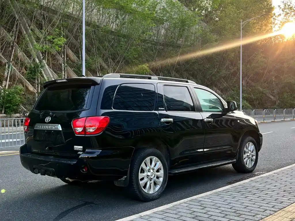 Toyota Toyota Sequoia 2010 5.7 Platinum 2014 - thumbnail 16