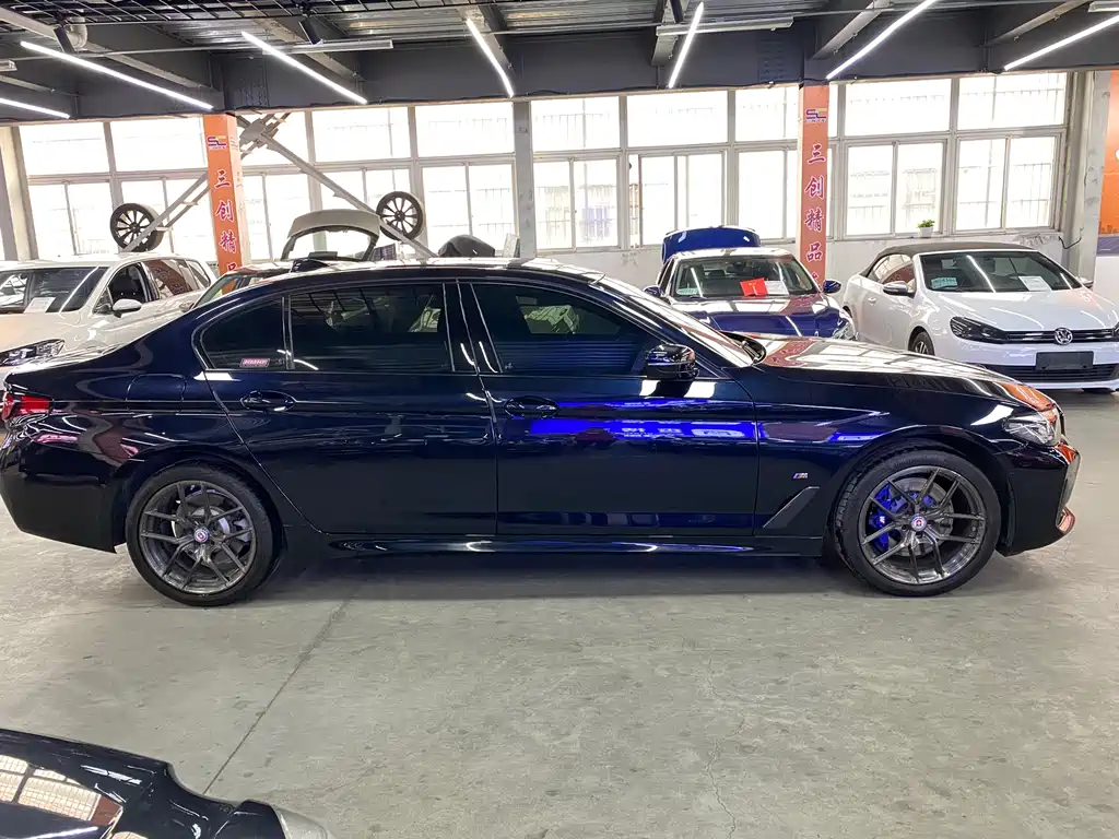 BMW BMW 5 Series 2022 Facelift 525Li M Sport Package 2022 - thumbnail 4