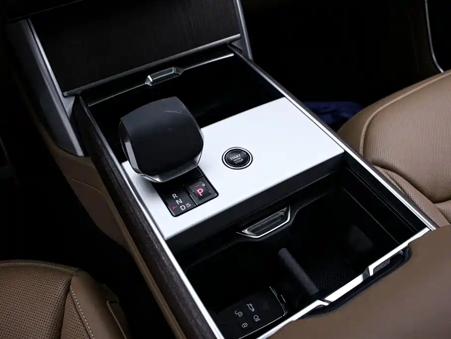 Land Rover 2025 Range Rover 3.0 L6 400PS Autobiography LWB 2025 - thumbnail 9