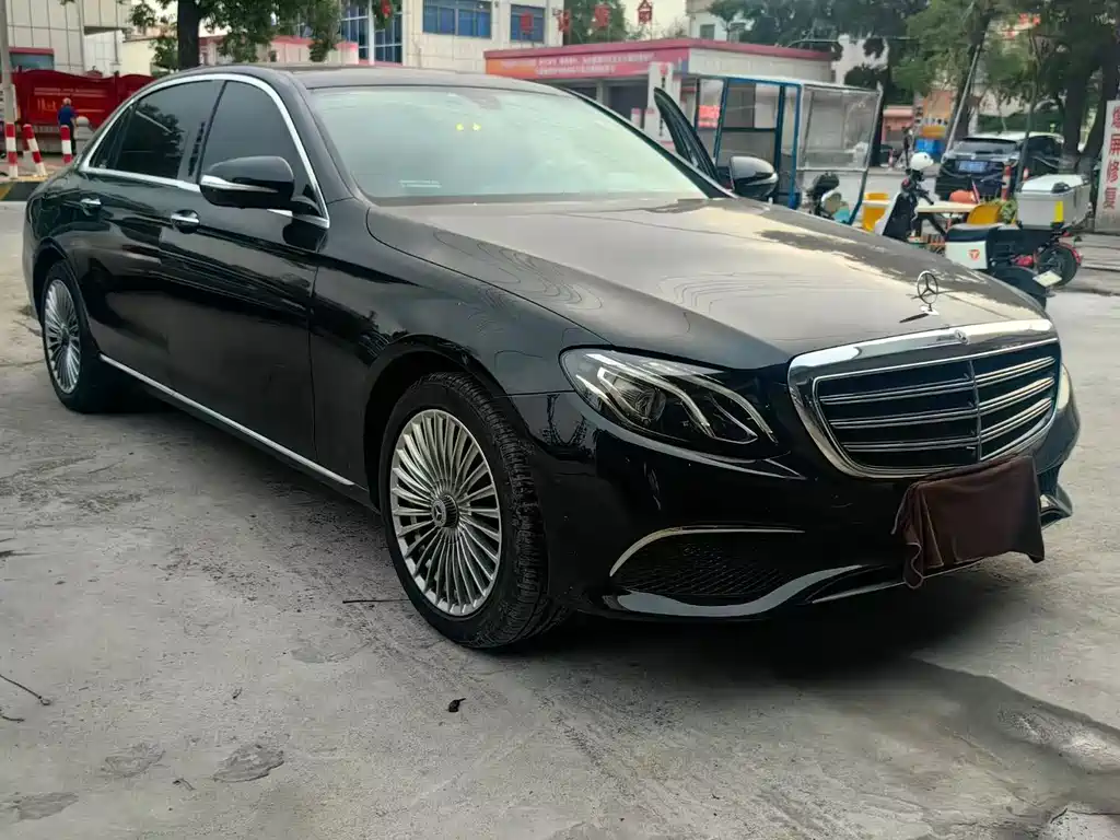 Mercedes-Benz Mercedes-Benz E-Class 2019 Facelift E 300 L Fashion Edition 2019 - thumbnail 2