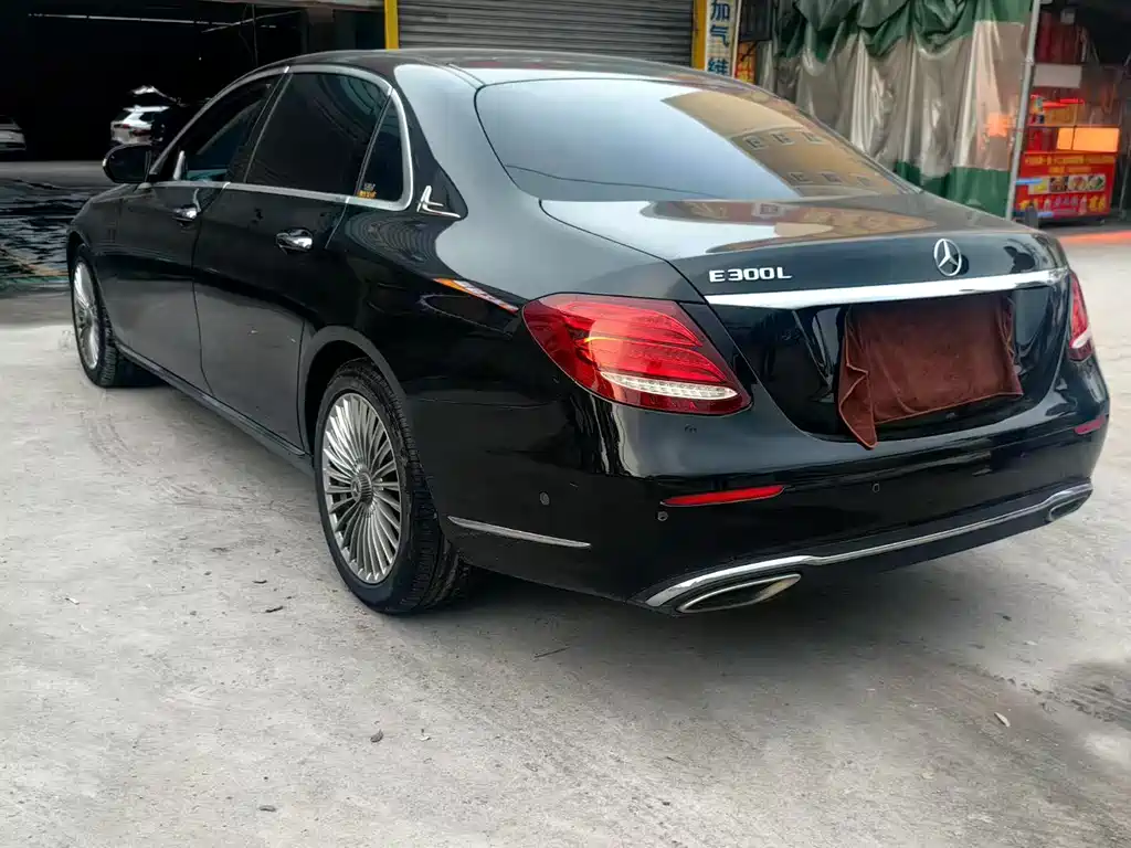 Mercedes-Benz Mercedes-Benz E-Class 2019 Facelift E 300 L Fashion Edition 2019 - thumbnail 3