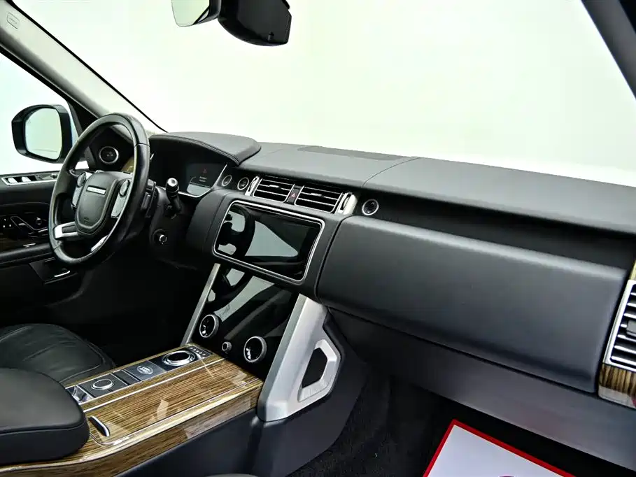 Land Rover Range Rover 2019 3.0T Middle East Edition 2019 - thumbnail 16