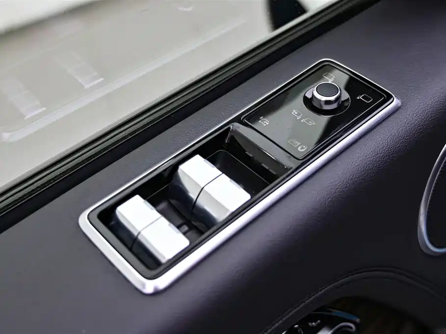 Land Rover Range Rover 2019 3.0T Middle East Edition 2019 - thumbnail 23
