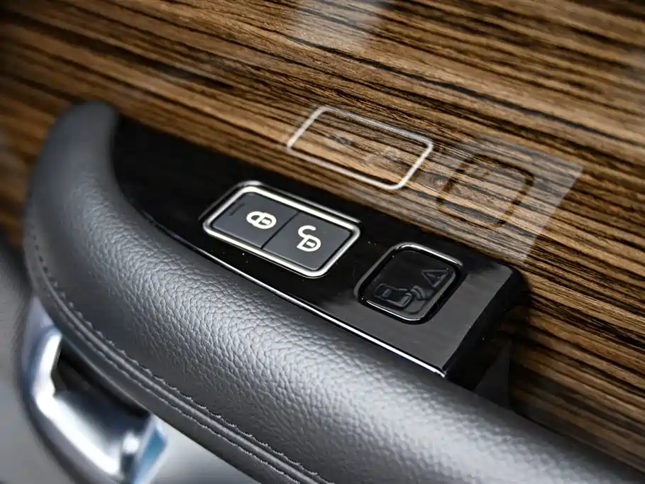 Land Rover Range Rover 2019 3.0T Middle East Edition 2019 - thumbnail 27