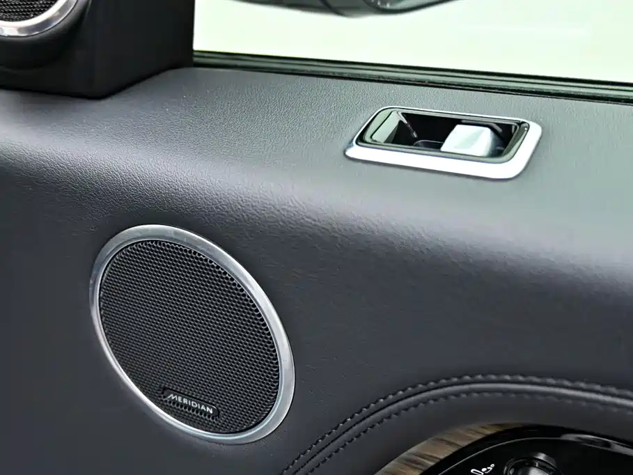 Land Rover Range Rover 2019 3.0T Middle East Edition 2019 - thumbnail 30