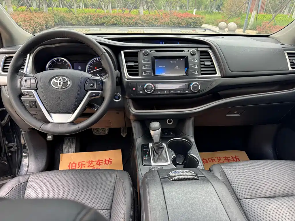 Toyota Highlander 2017 2.0T AWD Black Limited Edition 2017 - thumbnail 6