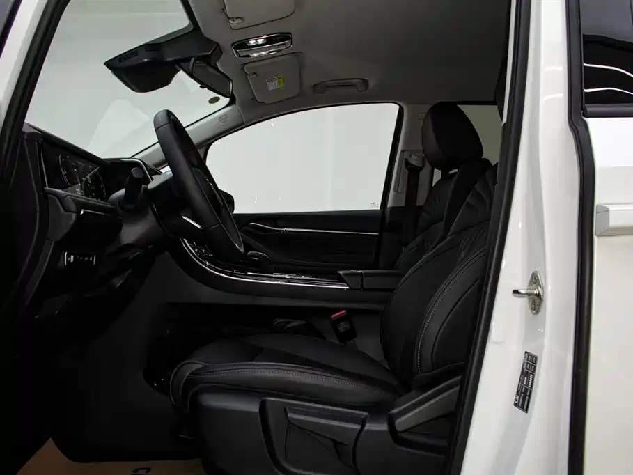 GAC Trumpchi GAC Trumpchi E9 2025 Super Fast Charging Exclusive Edition 2025 - thumbnail 12