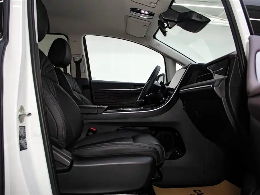 GAC Trumpchi GAC Trumpchi E9 2025 Super Fast Charging Exclusive Edition 2025 - thumbnail 16