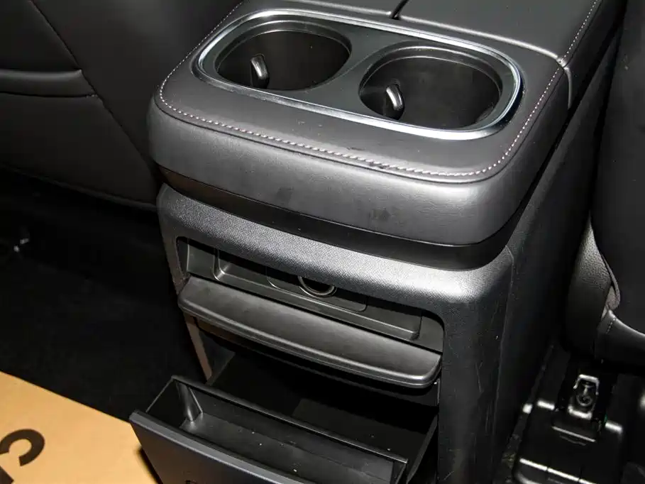 GAC Trumpchi GAC Trumpchi E9 2025 Super Fast Charging Exclusive Edition 2025 - thumbnail 19