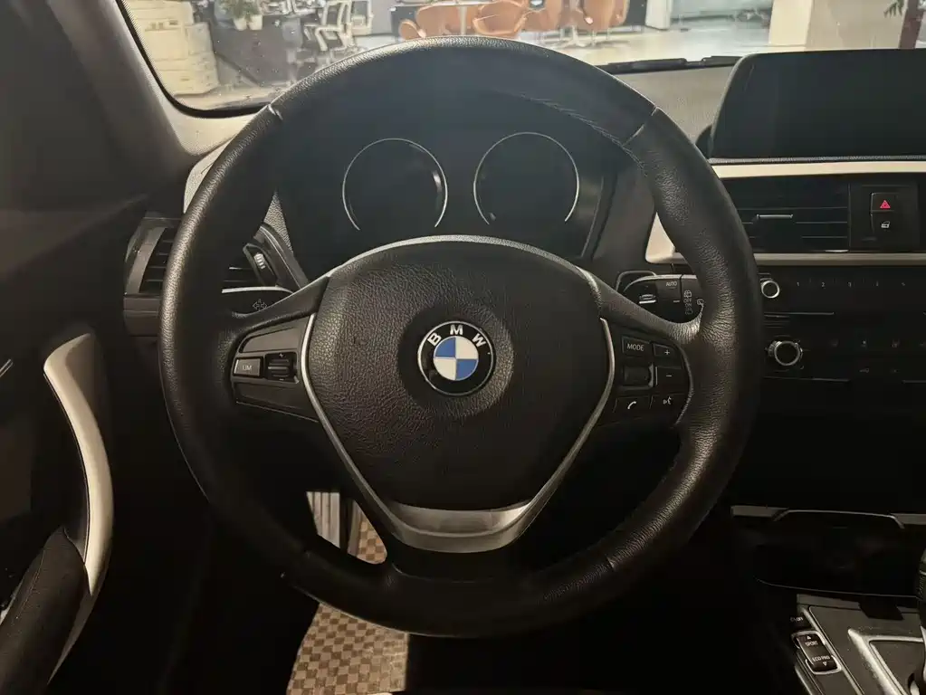 BMW BMW 1 Series (Import) 2016 118i Leading Edition 2018 - thumbnail 14