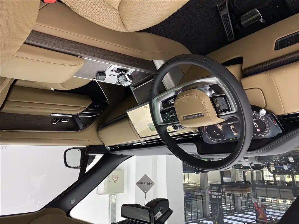 Land Rover Range Rover 2025 3.0 L6 400PS Autobiography LWB 2025 - thumbnail 7