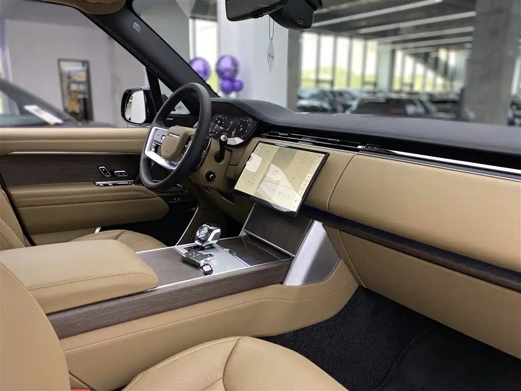 Land Rover Range Rover 2025 3.0 L6 400PS Autobiography LWB 2025 - thumbnail 11