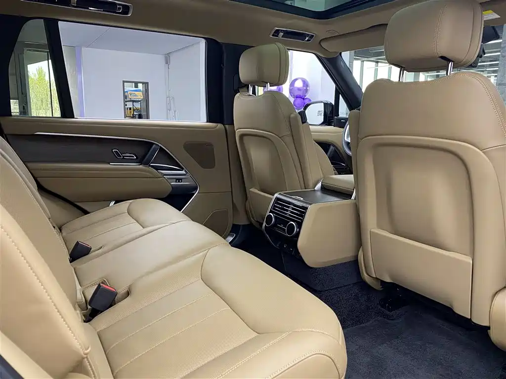 Land Rover Range Rover 2025 3.0 L6 400PS Autobiography LWB 2025 - thumbnail 12