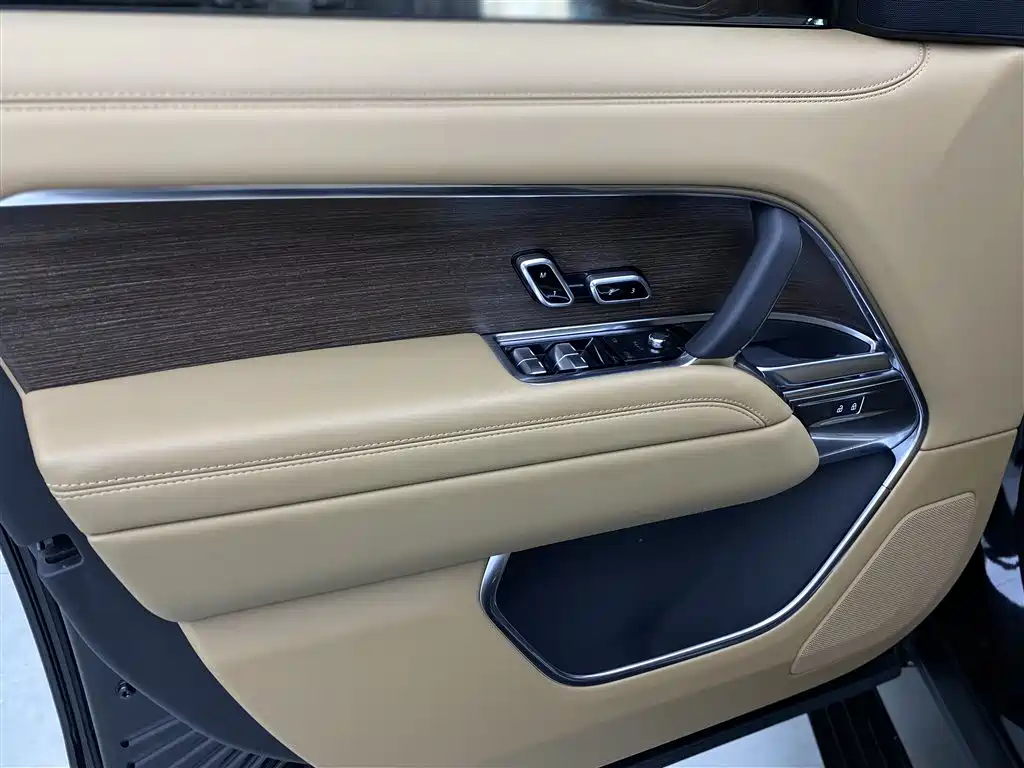 Land Rover Range Rover 2025 3.0 L6 400PS Autobiography LWB 2025 - thumbnail 21