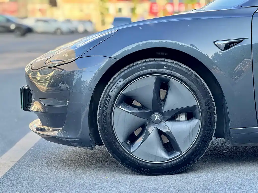 Tesla Model 3 Import 2019 Long Range Rear-Wheel Drive 2019 - thumbnail 3