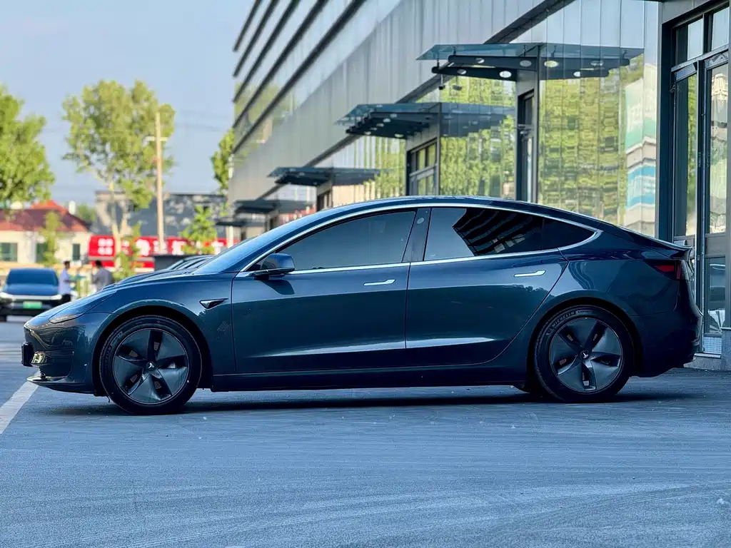 Tesla Model 3 Import 2019 Long Range Rear-Wheel Drive 2019 - thumbnail 4
