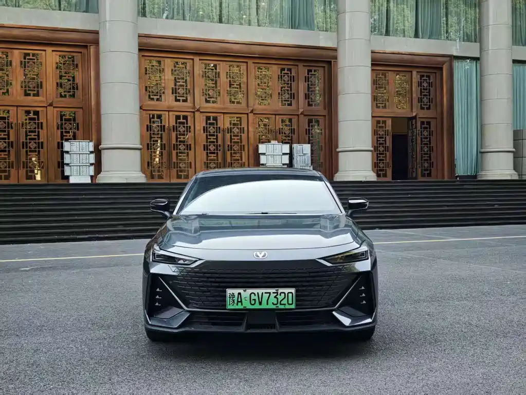 Changan Changan UNI-V iDD 2023 1.5T 113km Zhiqu Edition (Feikuai Edition) 2023 - thumbnail 2