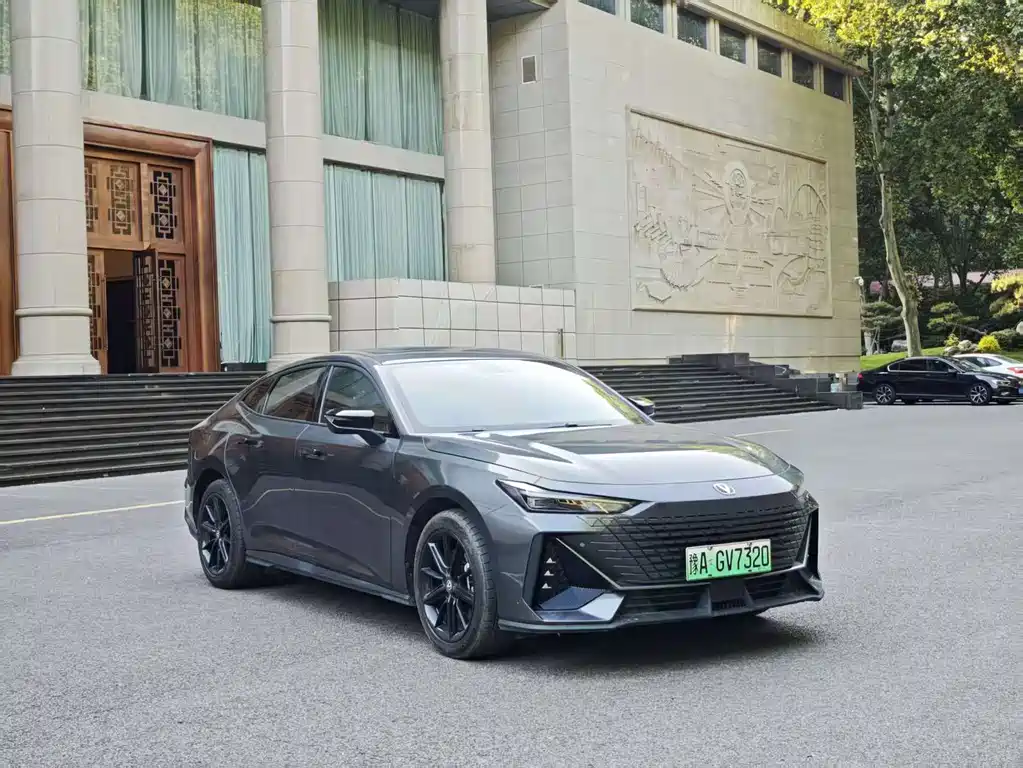 Changan Changan UNI-V iDD 2023 1.5T 113km Zhiqu Edition (Feikuai Edition) 2023 - thumbnail 3