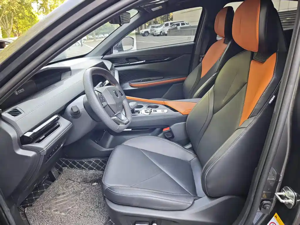 Changan Changan UNI-V iDD 2023 1.5T 113km Zhiqu Edition (Feikuai Edition) 2023 - thumbnail 4