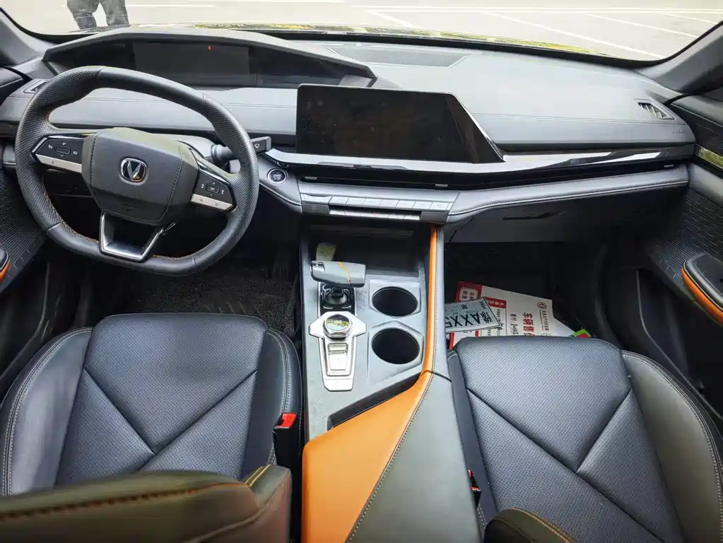 Changan Changan UNI-V iDD 2023 1.5T 113km Zhiqu Edition (Feikuai Edition) 2023 - thumbnail 6