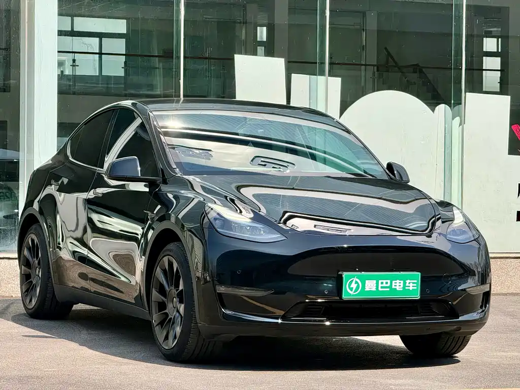 Tesla Model Y 2022 RWD 2023 - thumbnail 3