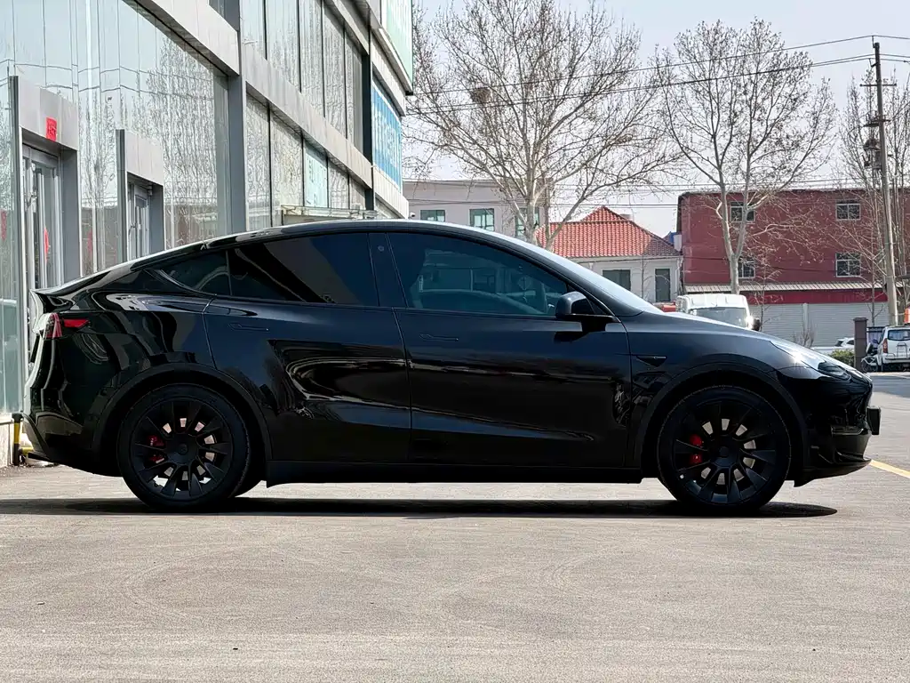 Tesla Model Y 2022 RWD 2023 - thumbnail 4