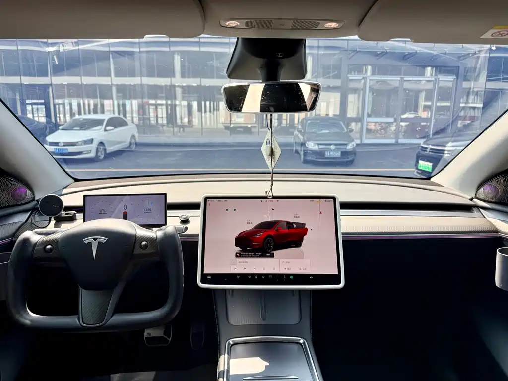 Tesla Model Y 2022 RWD 2023 - thumbnail 9